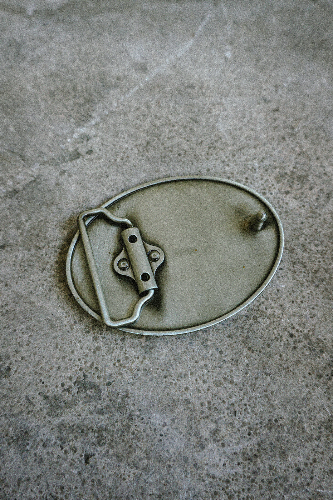 Belt Buckle Kiss