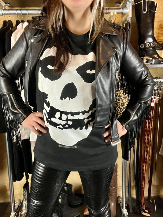 How to style an oversized band shirt - House of Bones 