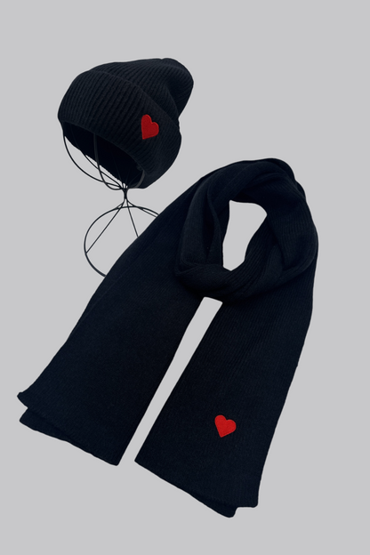 Queen of Hearts Scarf & Beanie Set