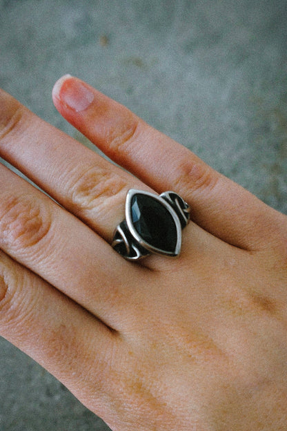 Omen Ring Black