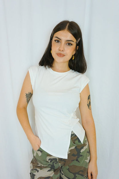 Akuma Top White - Tops - HOB