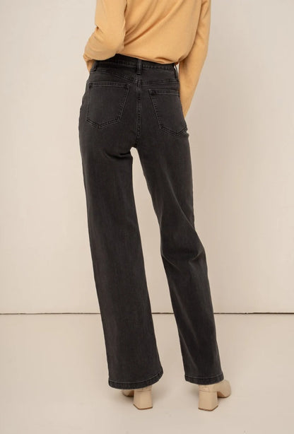 Wide Leg Washed Jeans