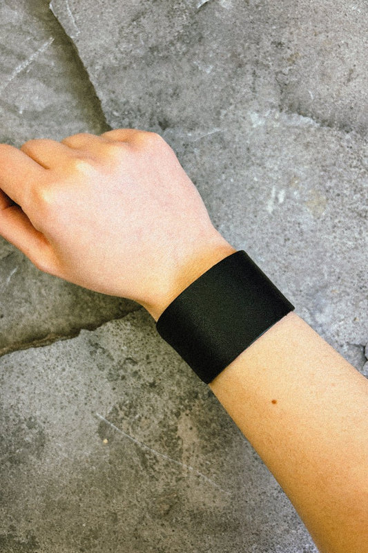 Plain leather bracelet - Jewellery - HOB