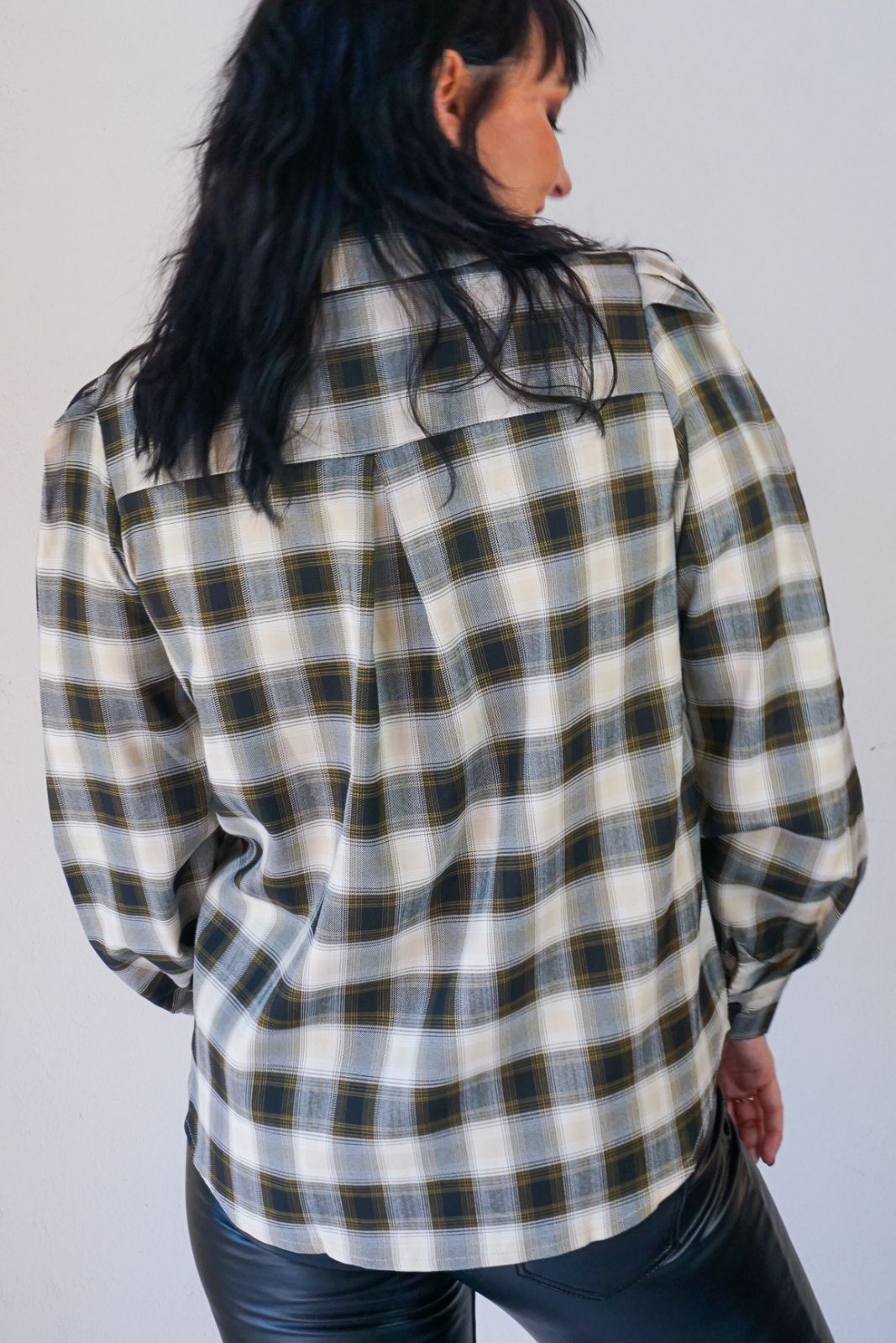 Checked shirt balloon sleeves beige brown oversized